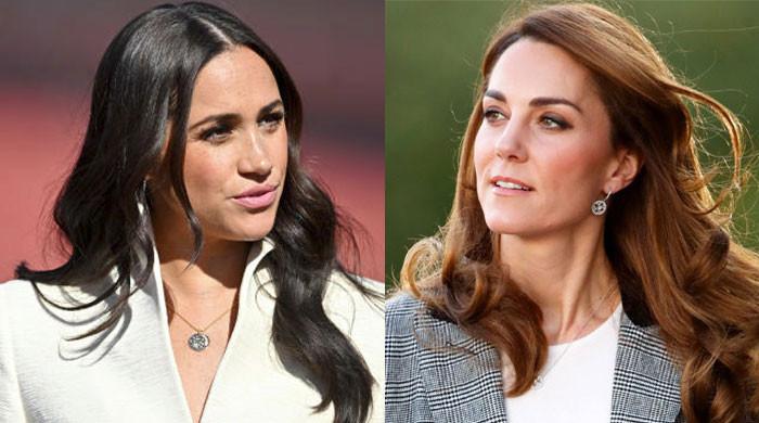 Kate Middleton Strikes Back as Meghan Markle Sparks Christmas Shockwaves with Surprise Holiday Showdown