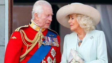 King Charles and Queen Camilla Return to Buckingham Palace in Emotional Night That Left Guests in Tears